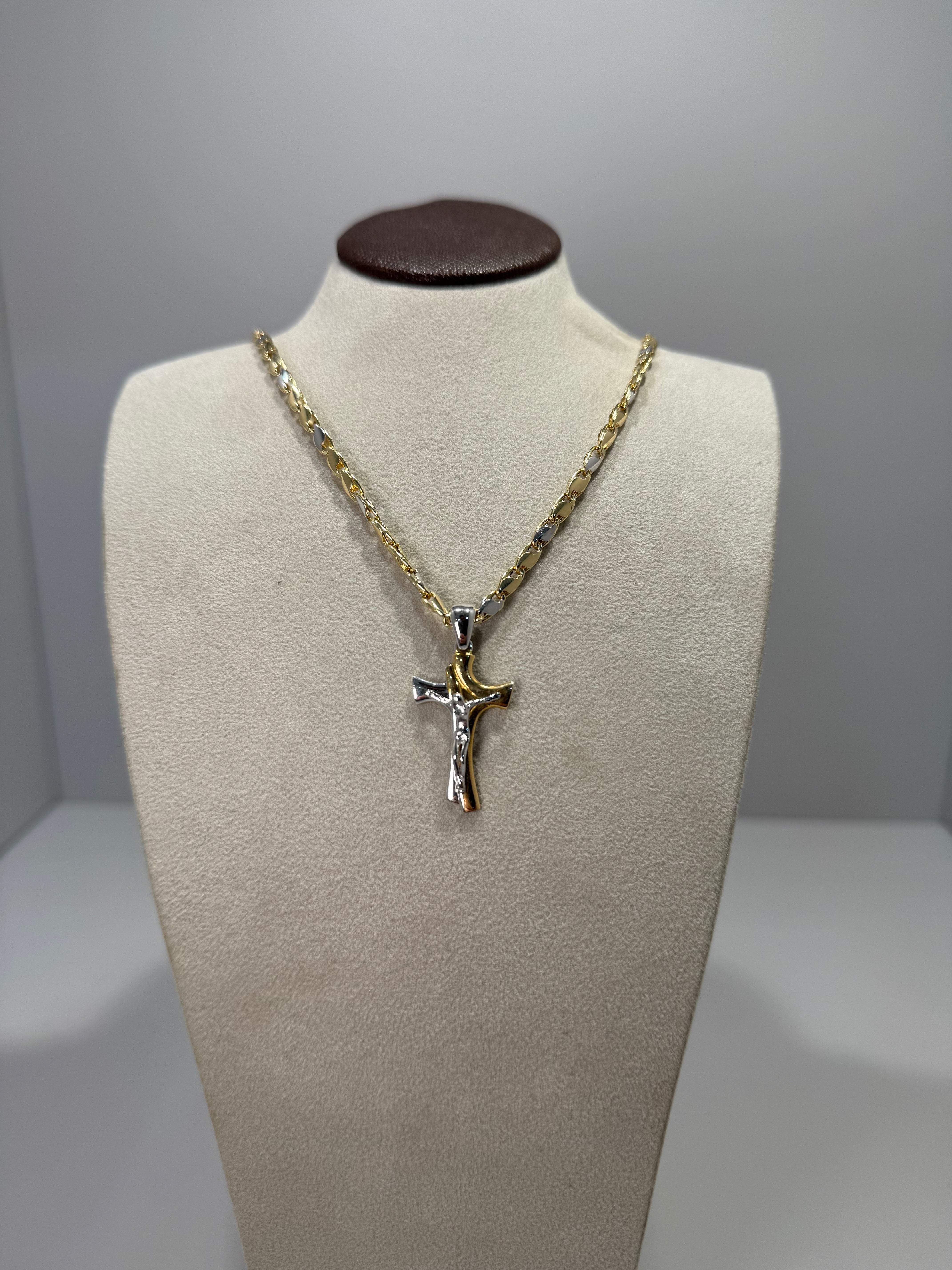Collana con Crocifisso Bicolore in Oro Giallo e Bianco 18Kt