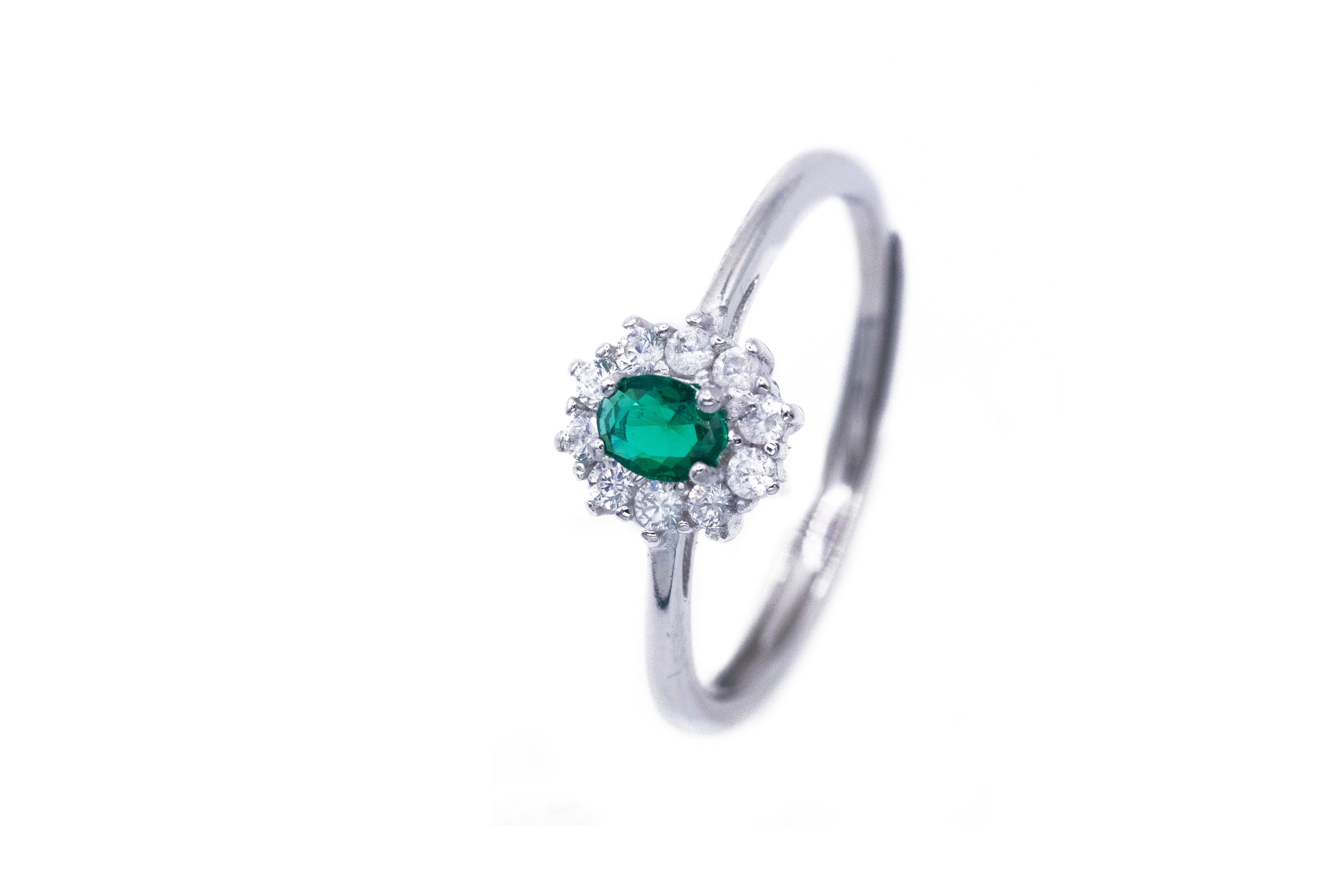 Anello "Amore Eterno" – Il Regalo Perfetto per la Sorella Minore