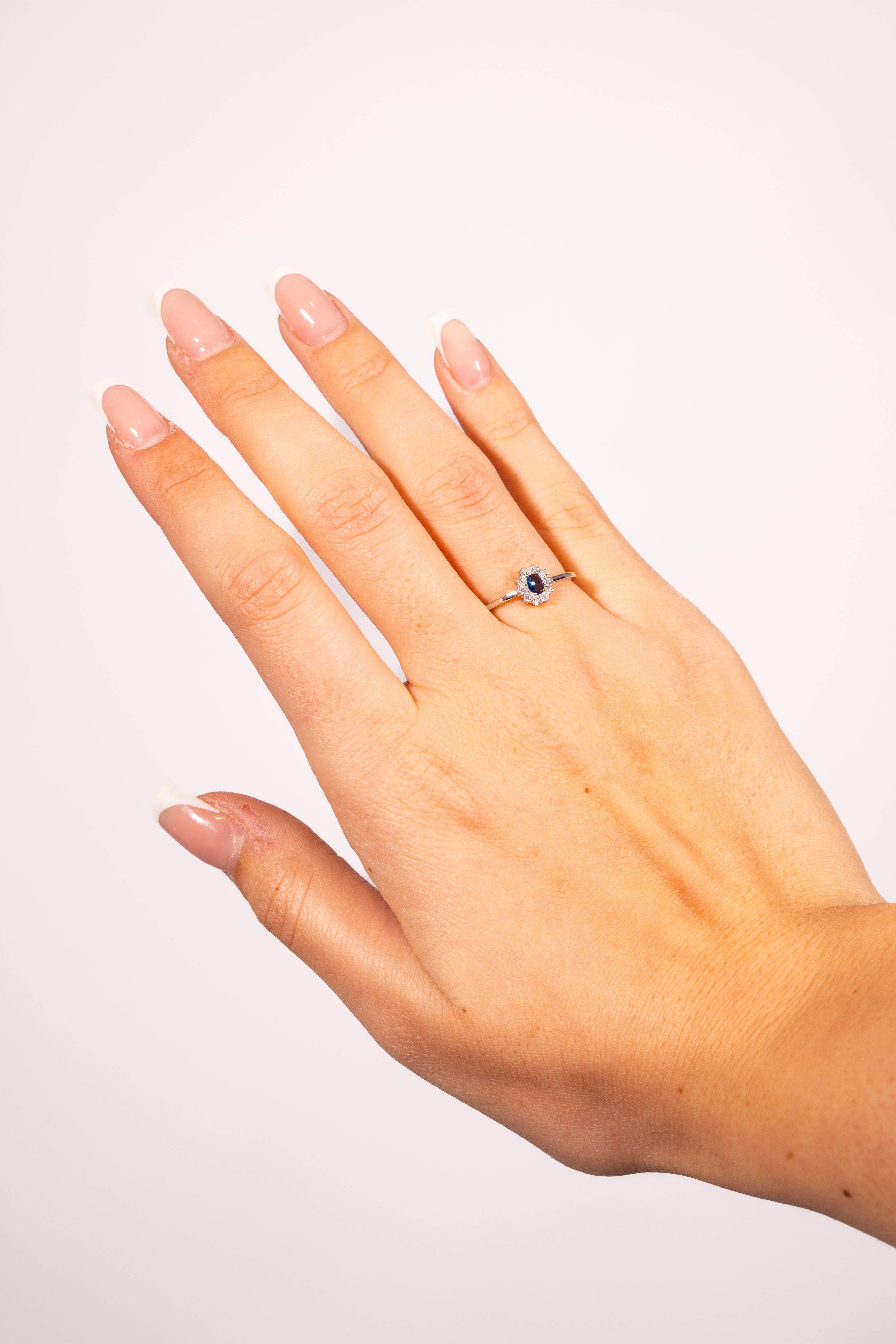 Anello "Amore Eterno" – Il Regalo Perfetto per la Sorella Minore