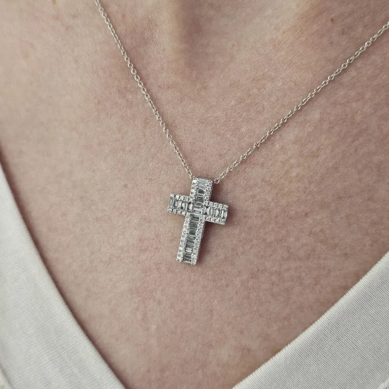 YA938 Collana Con Croce In Zirconia Cubica E Ciondolo Semi Di Senape, Gioiello Religioso Elegante In Ottone E Acciaio Inox, Catena Regolabile 45+5 Cm